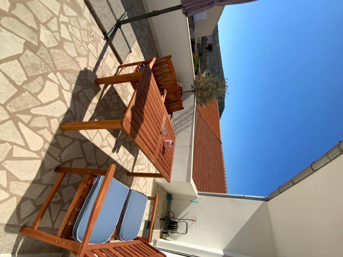 Apartments Leonardo Primosten Bagian luar foto