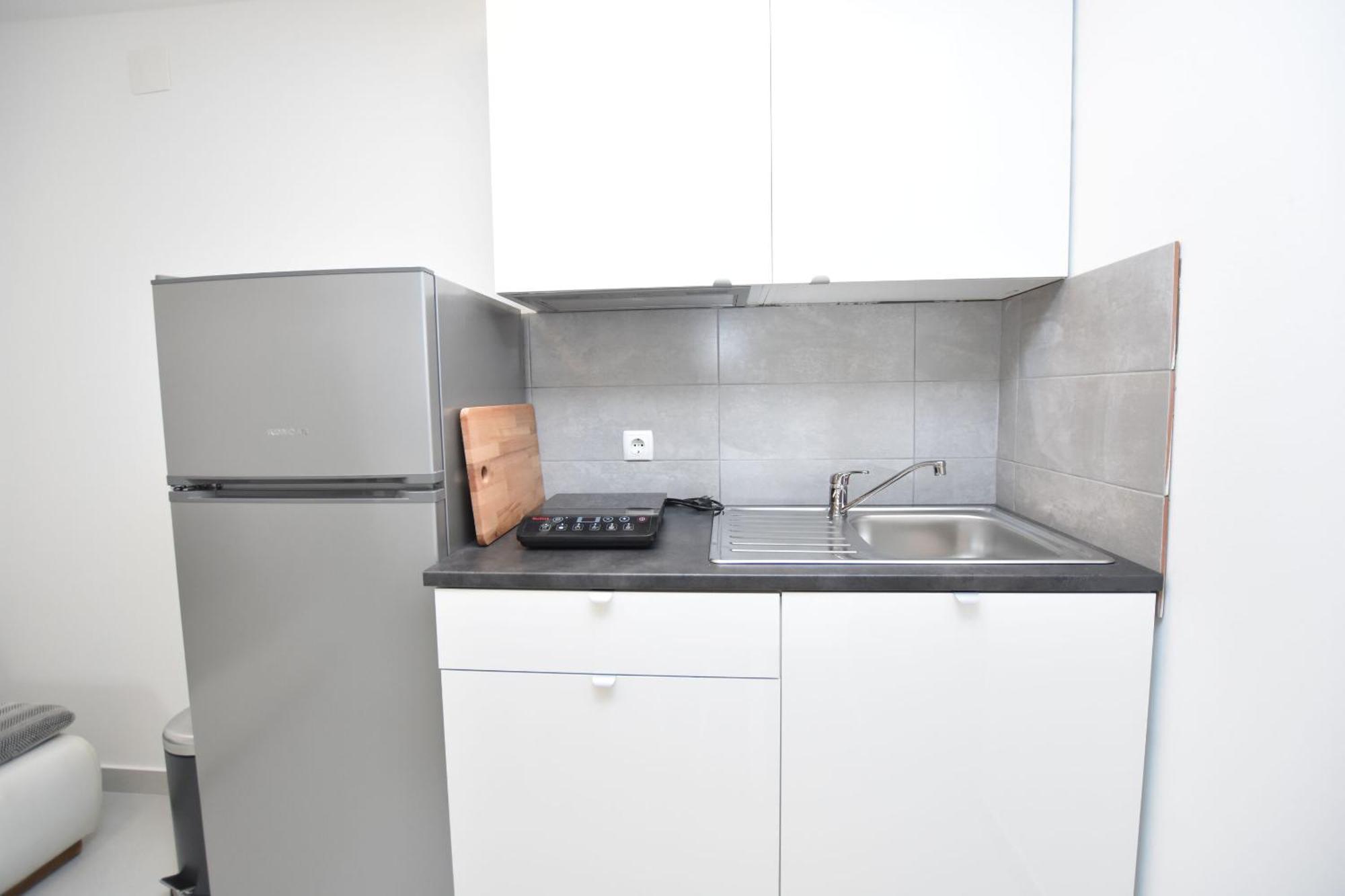 Apartments Leonardo Primosten Bagian luar foto