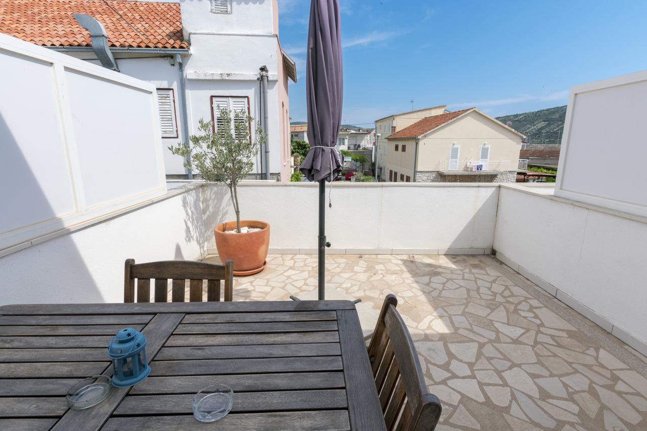Apartments Leonardo Primosten Bagian luar foto